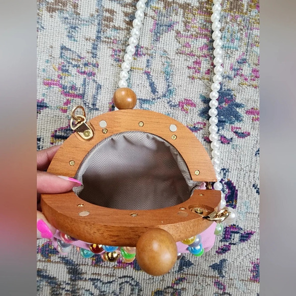 New, Bubble Gum Studded Pink, Wooden Closure, Clutch/Pearl Strap Purse - Picture 10 of 15